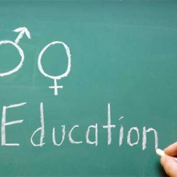 Educația sexuală în școli, doar din clasa a VIII-a. Deputat AUR: „Nu avem nevoie de sexualizarea copiilor”